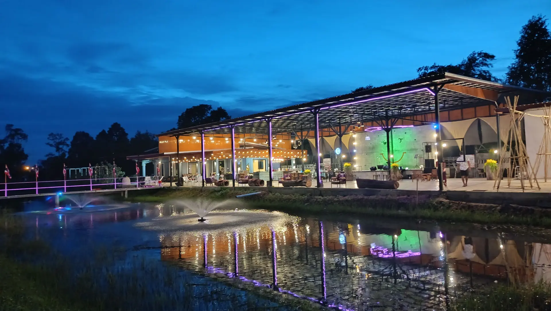 สถานที่จัดเลี้ยงแสงไทยสมายยามค่ำคืน อ.ศรีรัตนะ จ.ศรีสะเกษ ภาพที่ 19